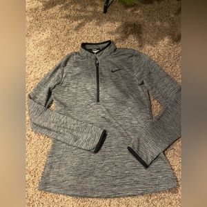 Great condition, Nike dri-fit 1/4 zip long sleeved golf shirt